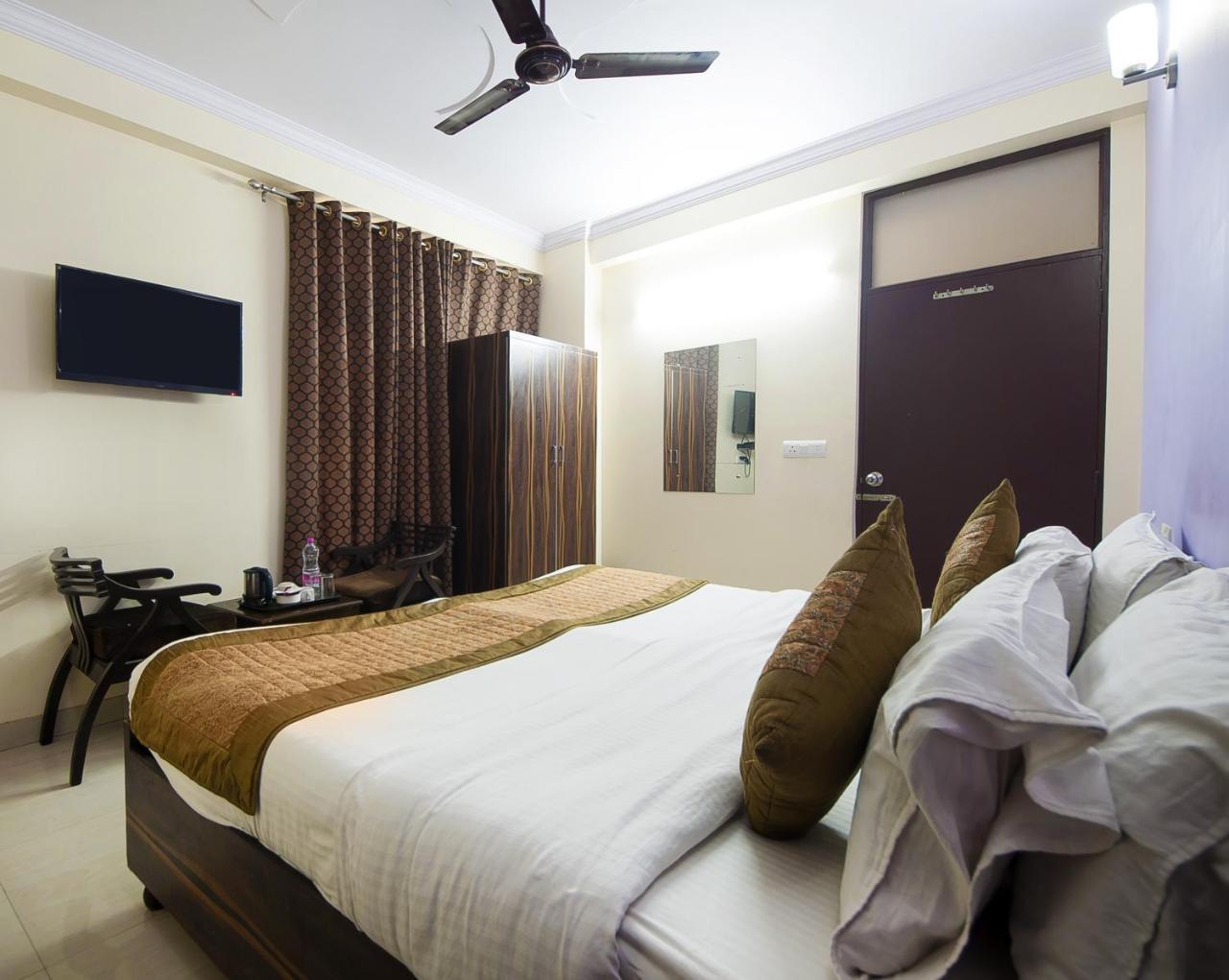 Hotel O Mahipalpur Inn ニューデリー エクステリア 写真