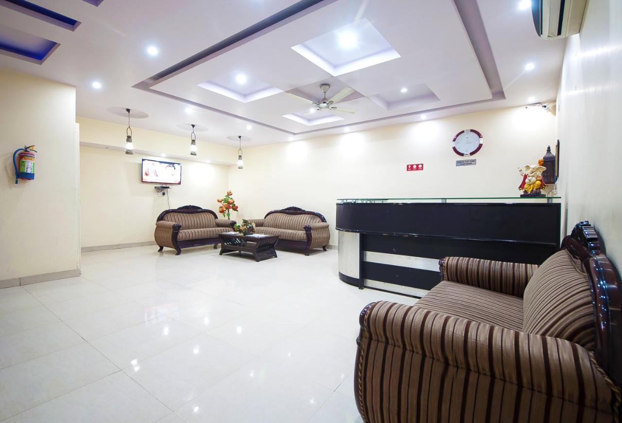Hotel O Mahipalpur Inn ニューデリー エクステリア 写真